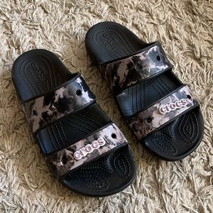 Classic Croc Marble Sandals